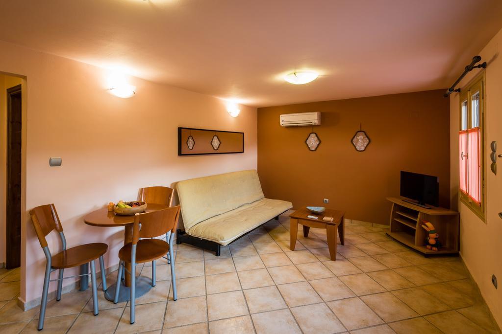 Mazourka Apartment Stavros  Exterior photo
